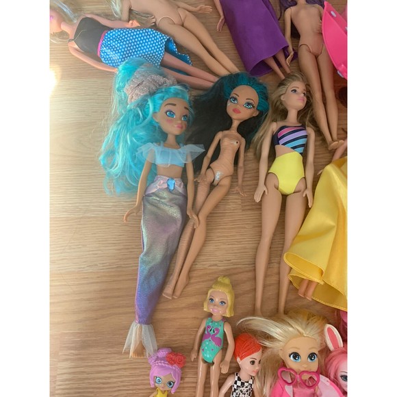 Mixed Bundle of Barbie Dolls Frozen Doll Elsa Squishy Monster High Aurora - Picture 8 of 11